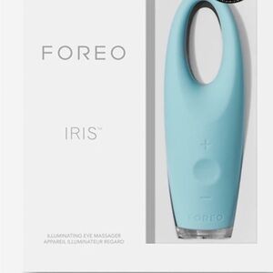 FOREO Eye Massager in Light Blue